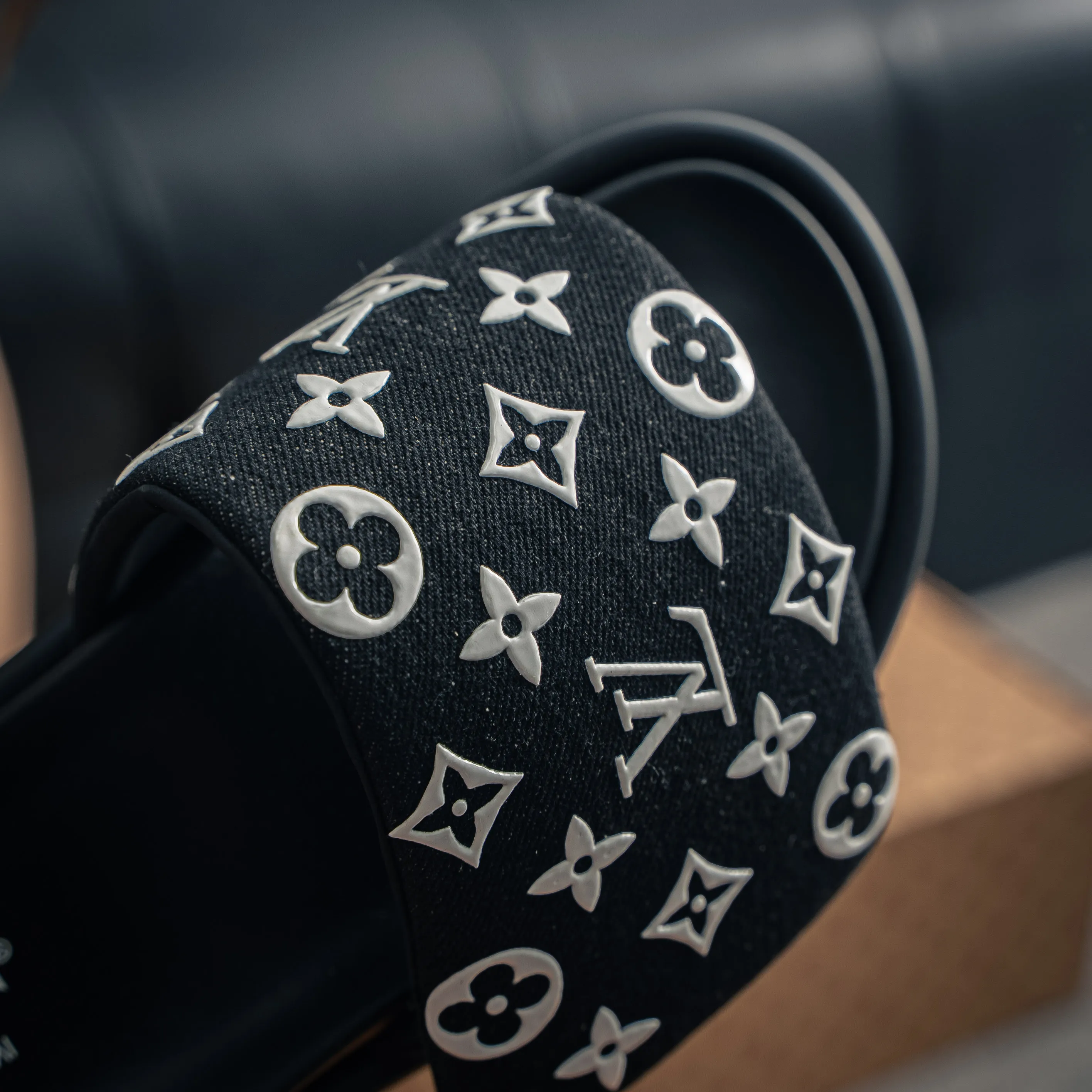 # LOUIS VUITTON ｜ 2026ss /Takashi Murakami x LOUIS VUITTON Sandals 。